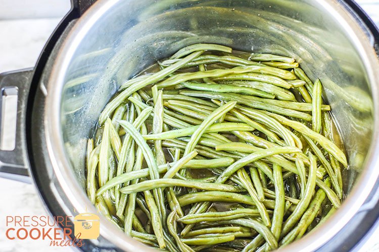 cooked fresh green beans for Instant Pot Southern Green Beans with bacon and onion